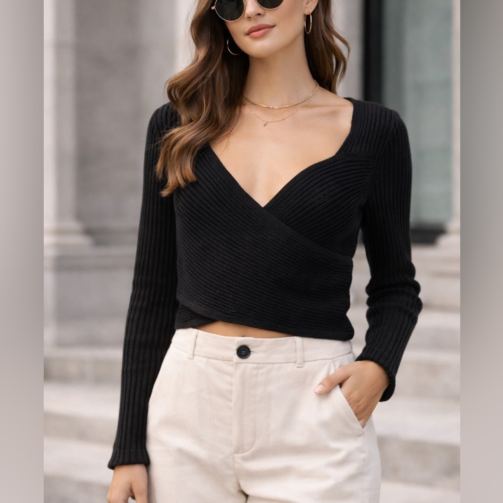 Abercrombie & Fitch Ribbed Wrap Crop Top – Black Long Sleeve